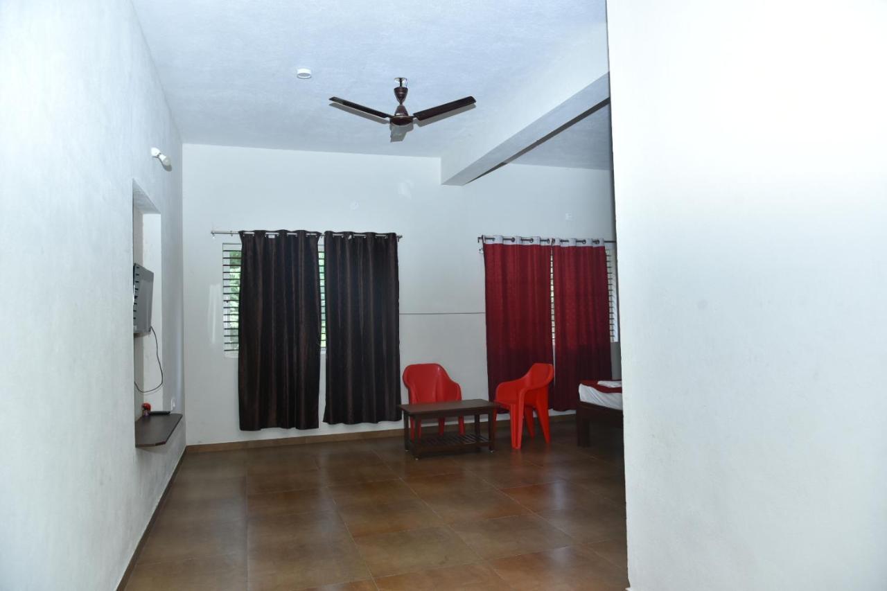 3Season Resort Hampi Bilik gambar